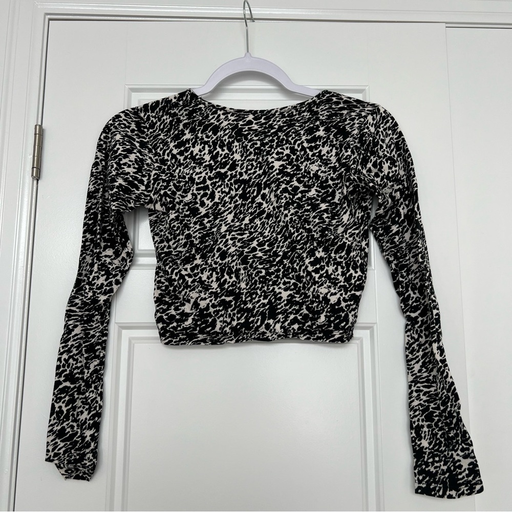 Motel Rocks Black and White Open-Back Blouse - Picture 3 of 9